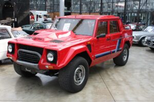 Lamborghini LM 002